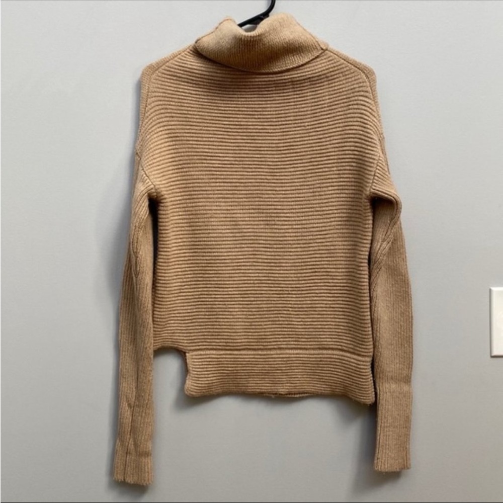 Aritzia Babaton Mika Wool/Cashmere Turtleneck Sweater in camel size xs